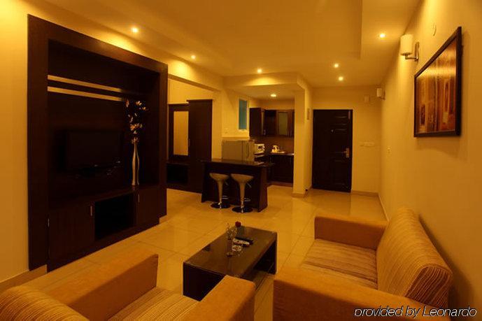 バンガロール ナガルジュナ スイーツアパートホテル 部屋 写真